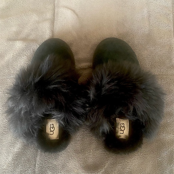 New worn UGG slippers size 8! - Picture 1 of 4
